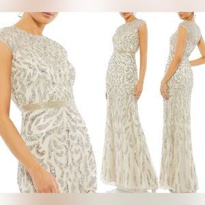 NWT | Mac Duggal 5532 Silver Nude Embellished Cap Sleeve Column Gown Size 8
